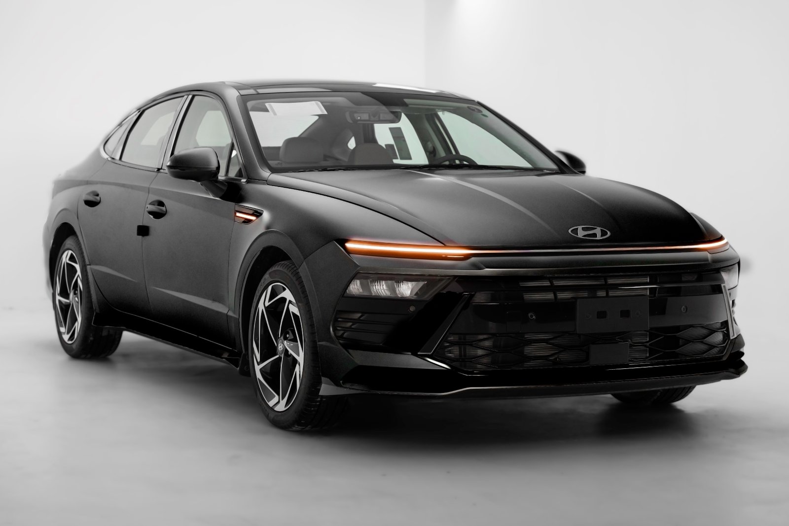 uploads/cars/cover/17632159622998.jpg